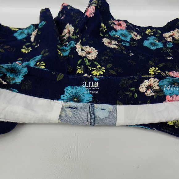 a.n.a. (A New Approach) Flowered Twill Shorts Size 14 - Picture 8 of 8